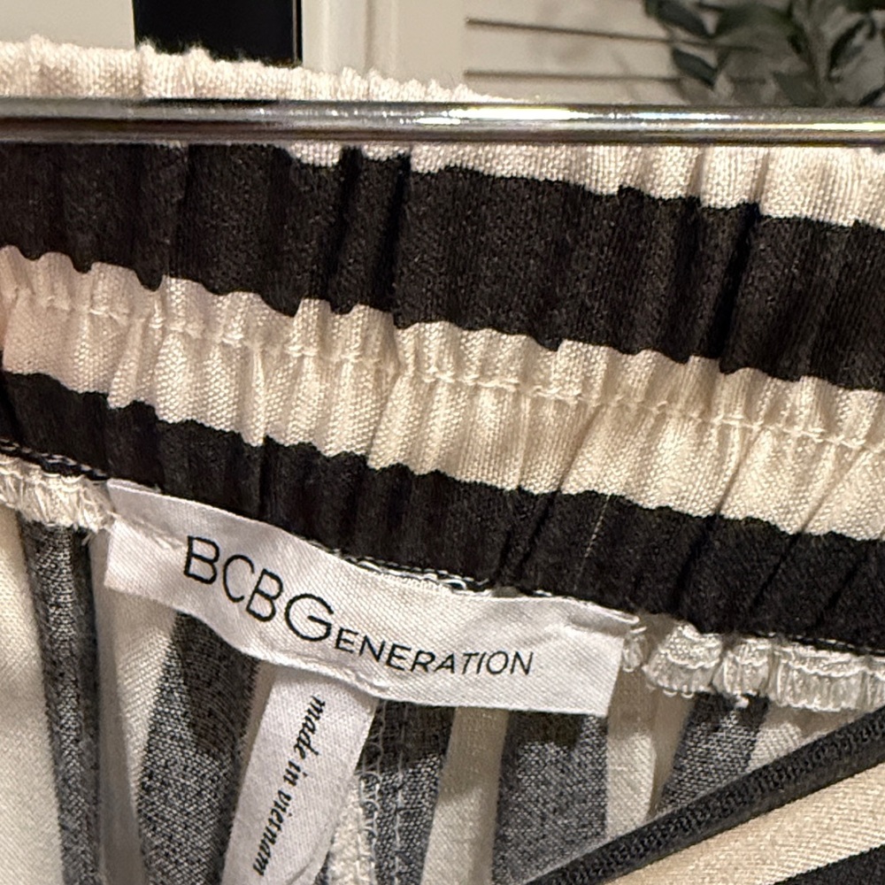 BCBG Generation Black & White Stripe Wide-Leg Pants - Picture 2 of 7